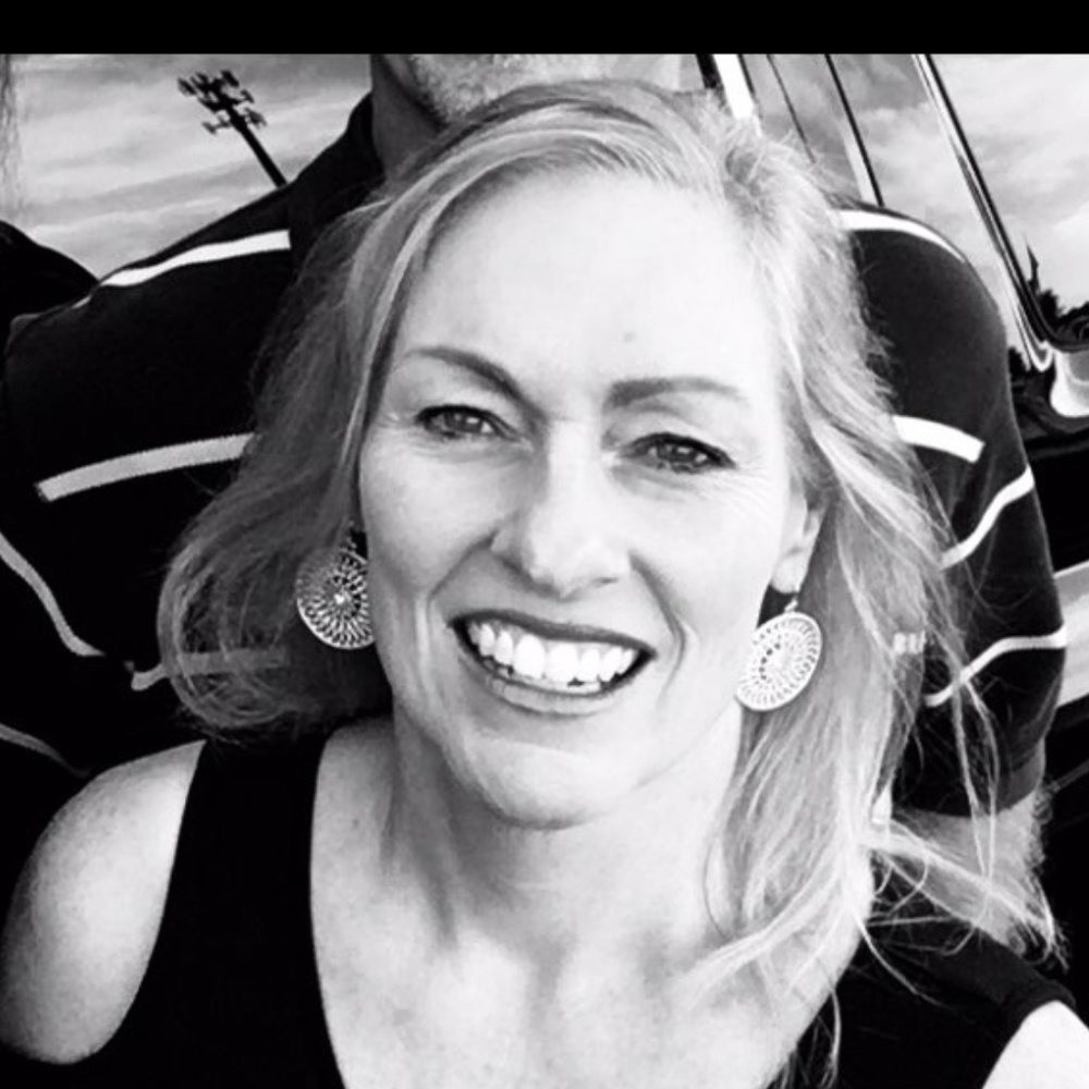 Meet your Posher, Mona